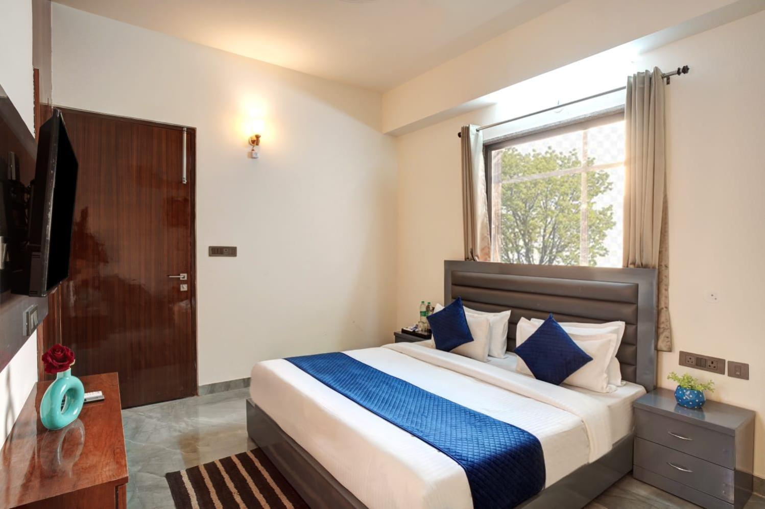 Hotel Elite Grand Near Kailash Hospital 노이다 외부 사진