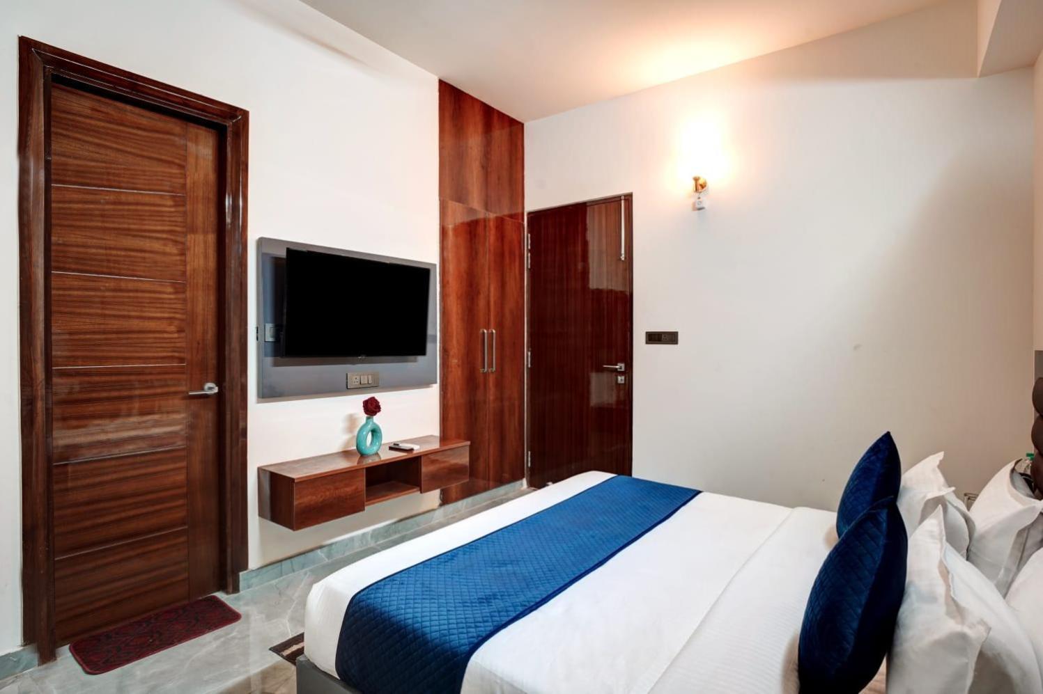 Hotel Elite Grand Near Kailash Hospital 노이다 외부 사진